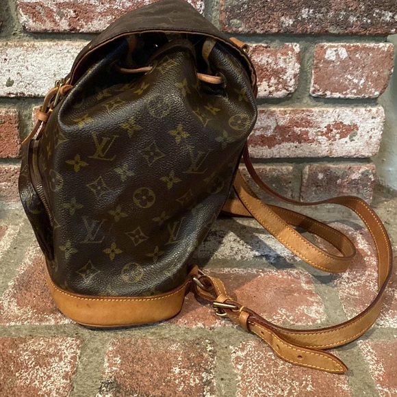 Louis Vuitton Monogram Montsouris MM Backpack - Picture 4 of 14